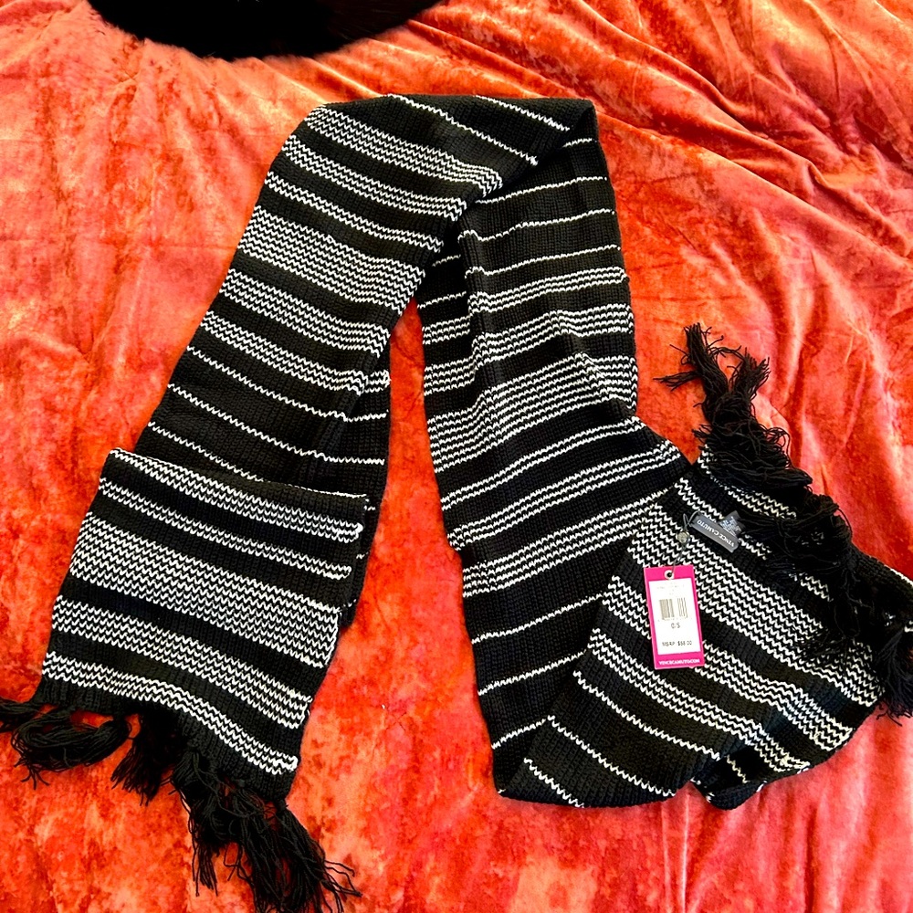 Vince Camuto scarf